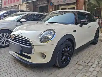 MINI MINI 2020