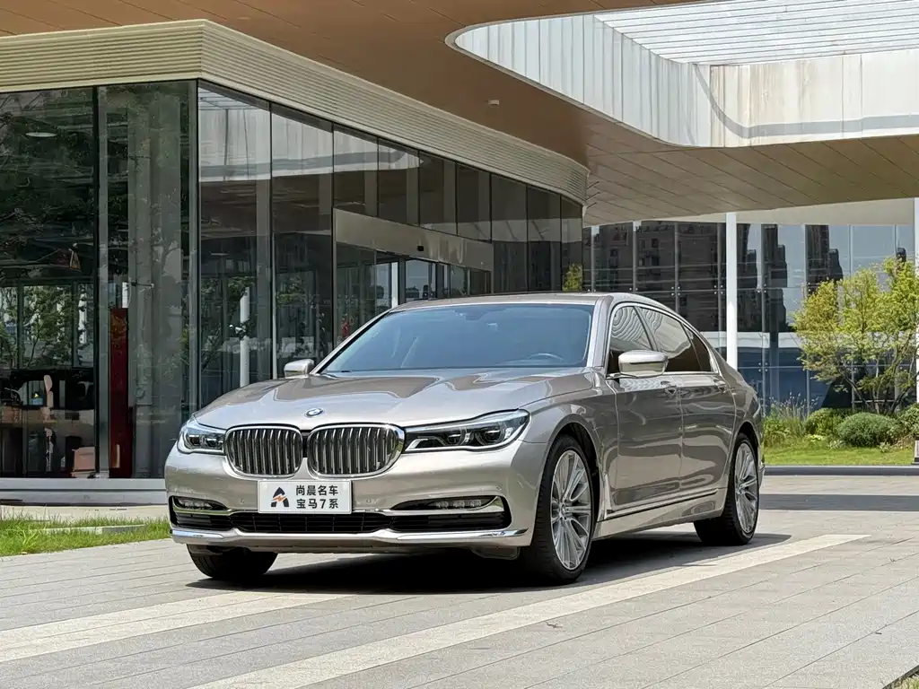 BMW 7 Series 2018 — фото 1