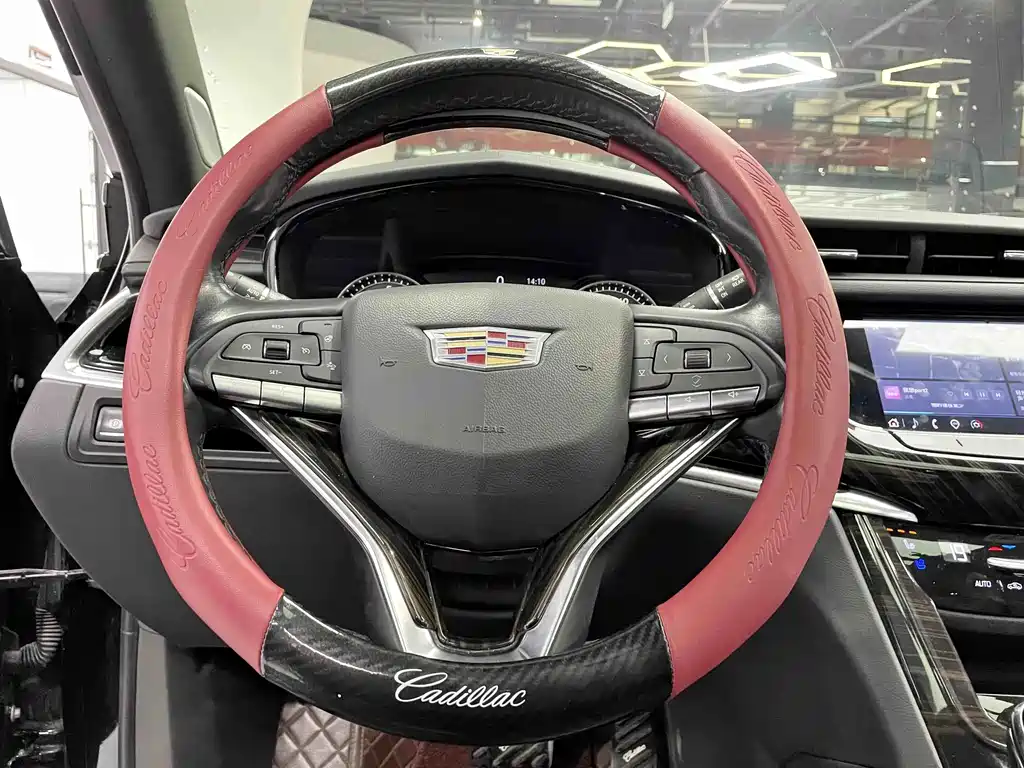 Cadillac XT6 2021 — фото 15