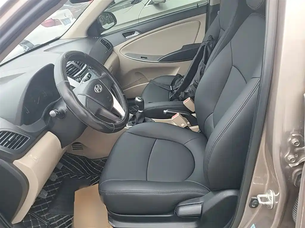 Hyundai Verna 2015 — фото 15