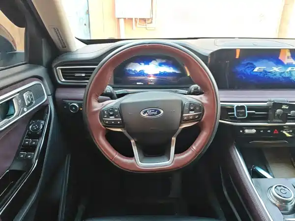 Ford Explorer 2023