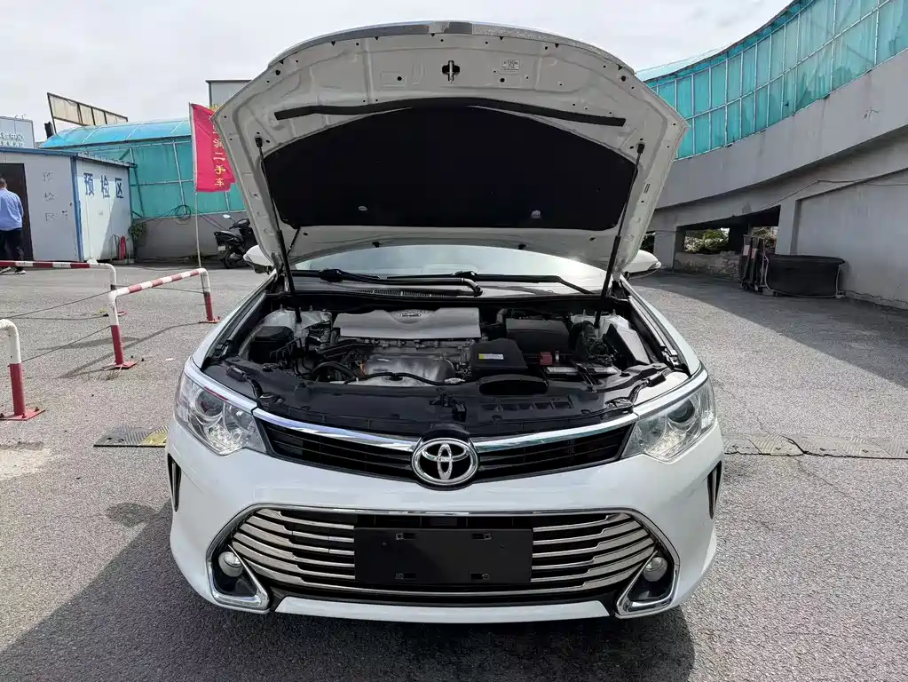 Toyota Camry 2017 — фото 14