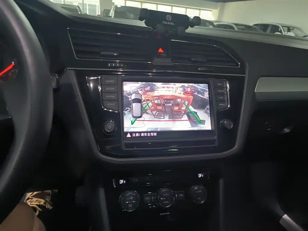 Volkswagen Tiguan L 2018 — фото 13