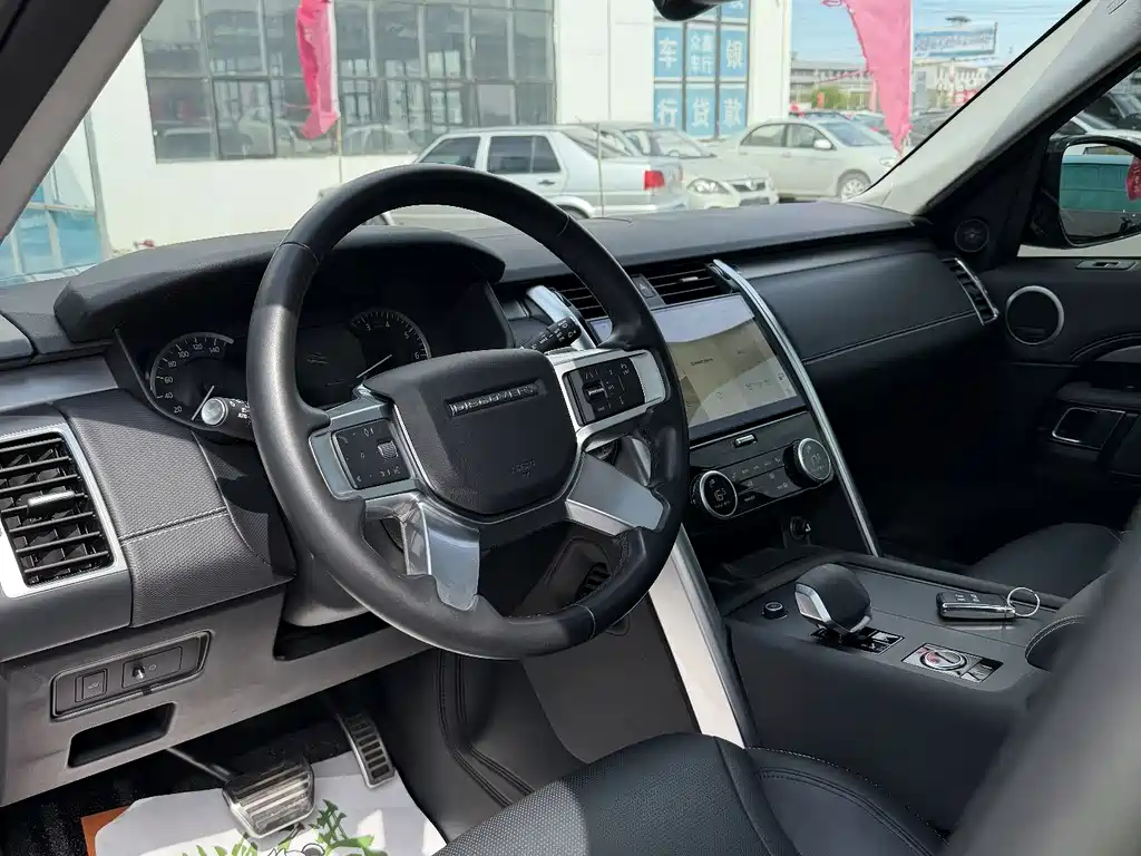 Land Rover Discovery 2023 — фото 20
