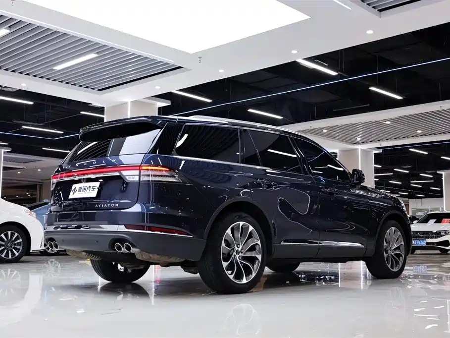 Lincoln Aviator 2022 — фото 14