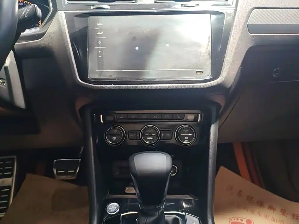 Volkswagen Tiguan L 2020 — фото 13