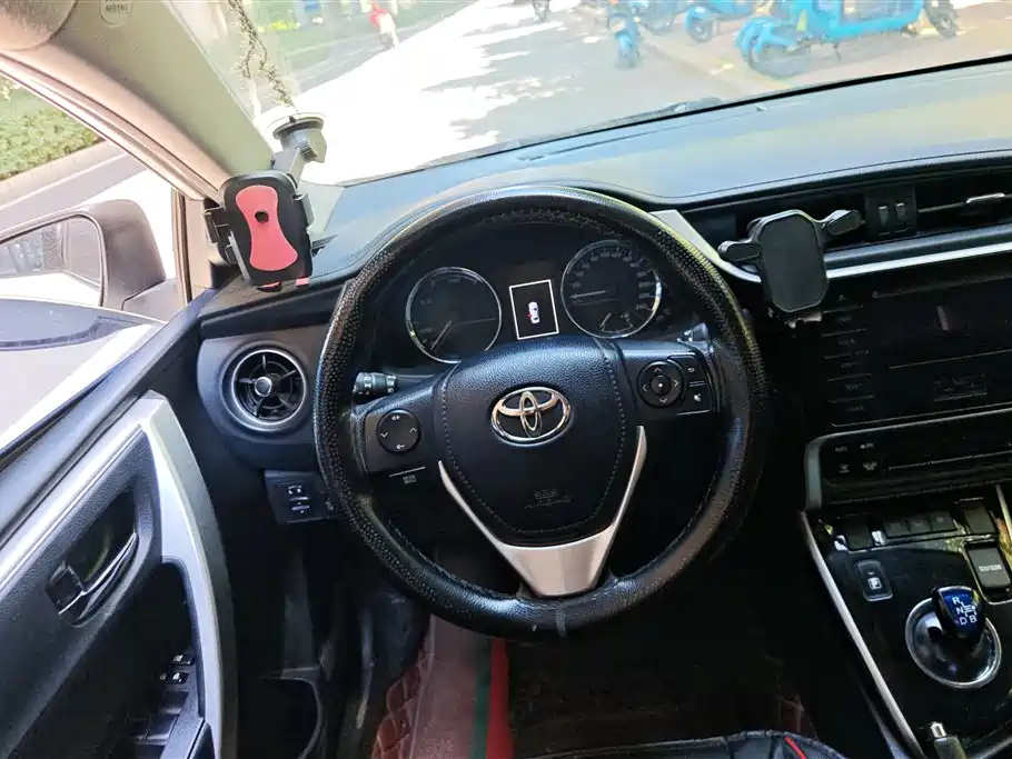Toyota Corolla Hybrid 2019 — фото 15