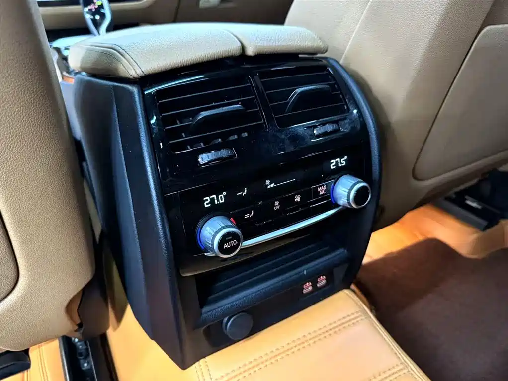 BMW 6 Series GT 2022 — фото 20