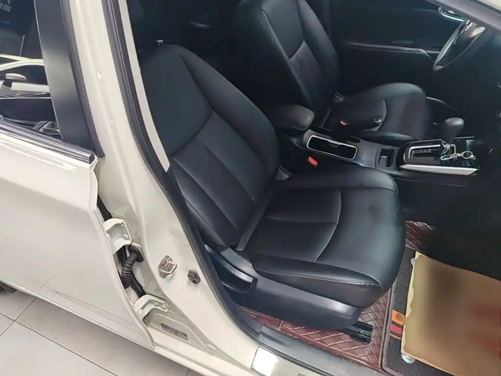 Nissan Sylphy 2020 — фото 25