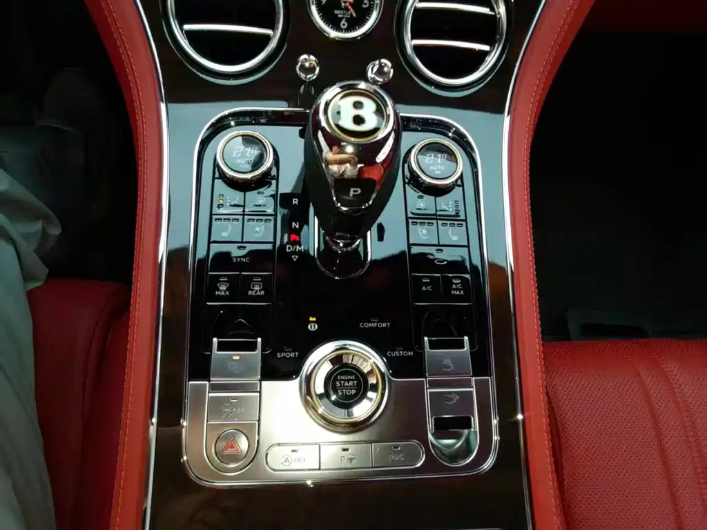 Bentley Continental 2020 — фото 13