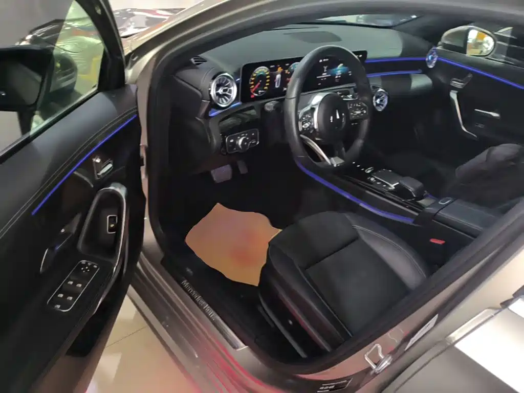 Mercedes-Benz A-Class 2020 — фото 16