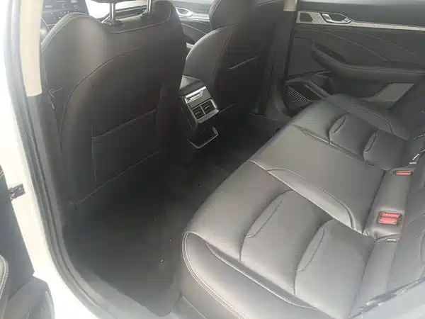 Geely Xingrui 2021
