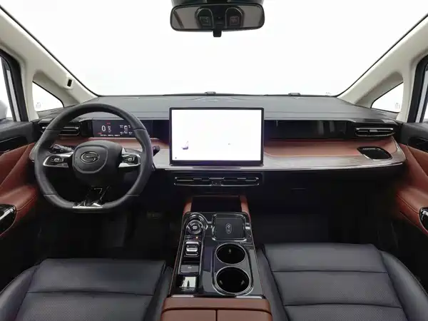 GAC Trumpchi E8 PHEV 2025