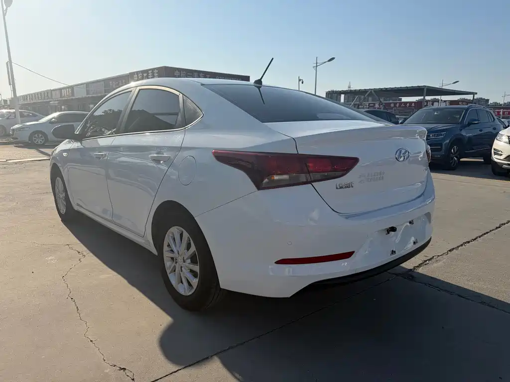Hyundai Verna 2017 — фото 5