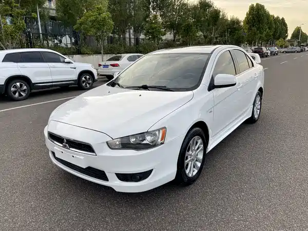 Mitsubishi Lancer EX 2012