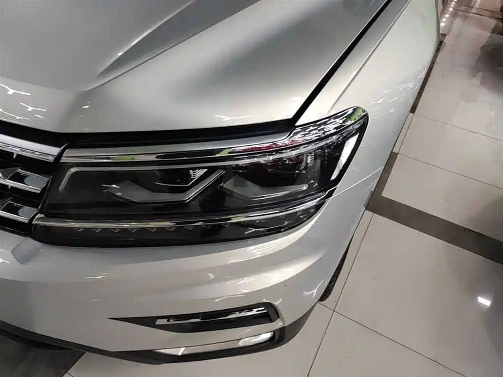 Volkswagen Tiguan L 2018 — фото 24