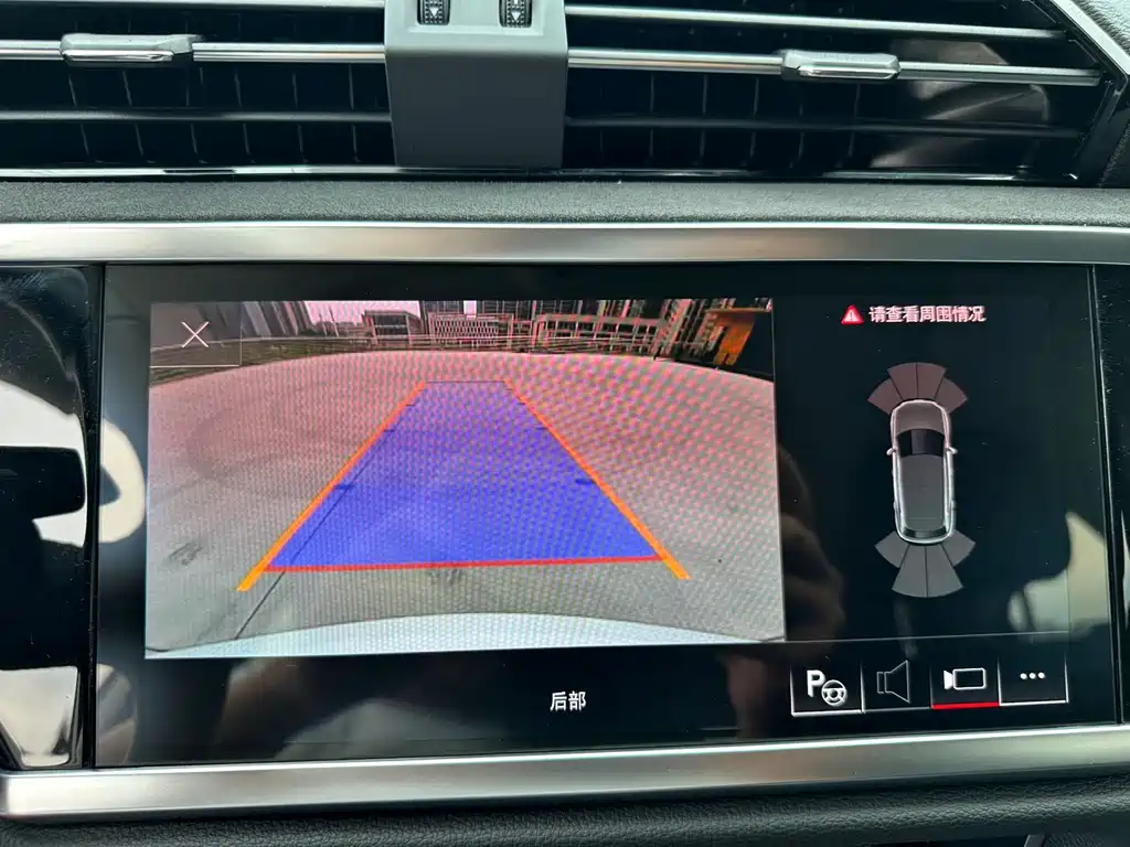 Audi Q3 2022 — фото 16
