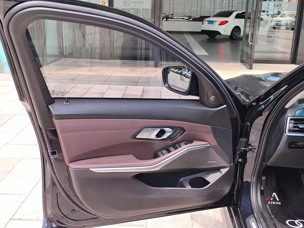 BMW 3 Series 2021 — фото 12