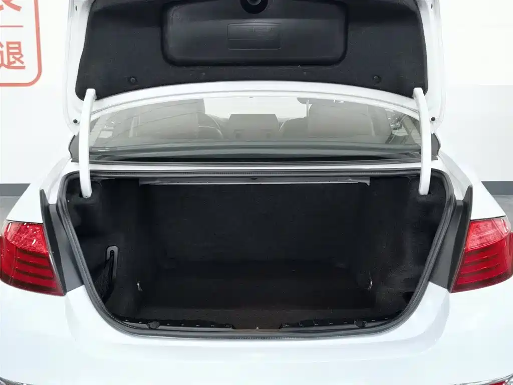 BMW 5 Series 2016 — фото 16