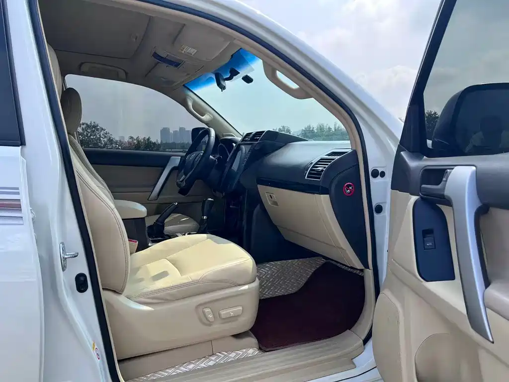 Toyota Prado 2017 — фото 12