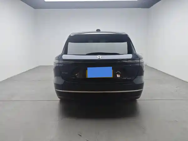 NIO ES8 2023