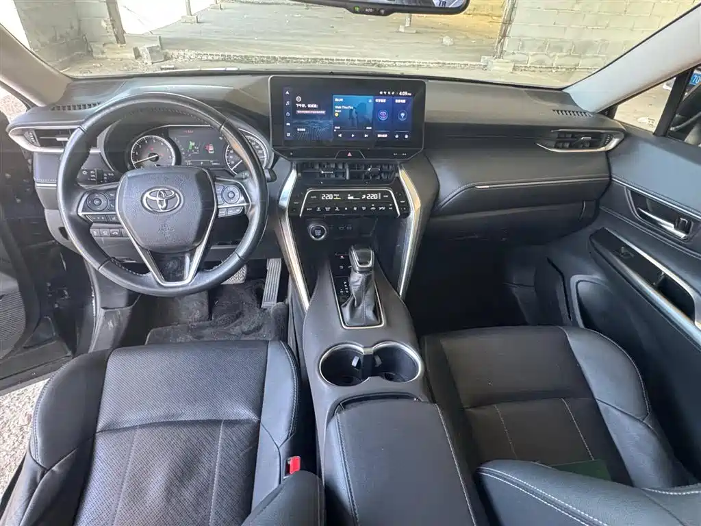Toyota Harrier 2023 — фото 4