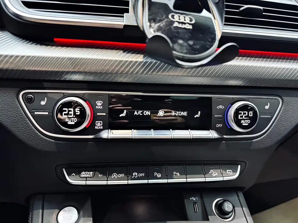Audi Q5L 2021 — фото 14