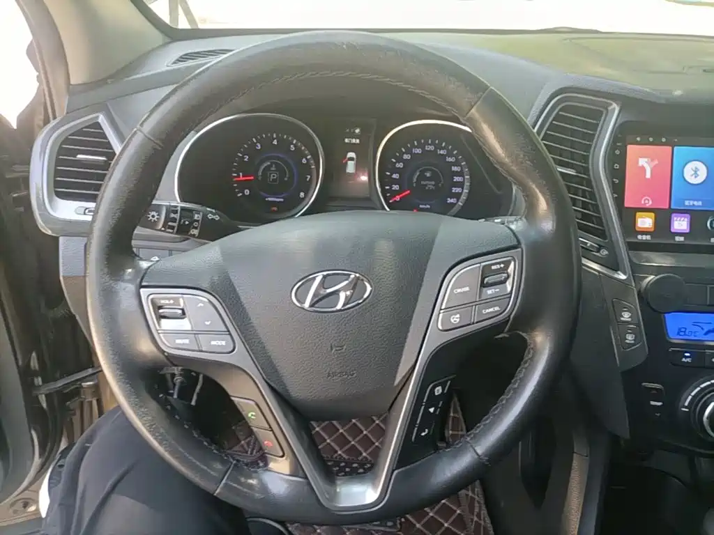 Hyundai Santa Fe 2014 — фото 11