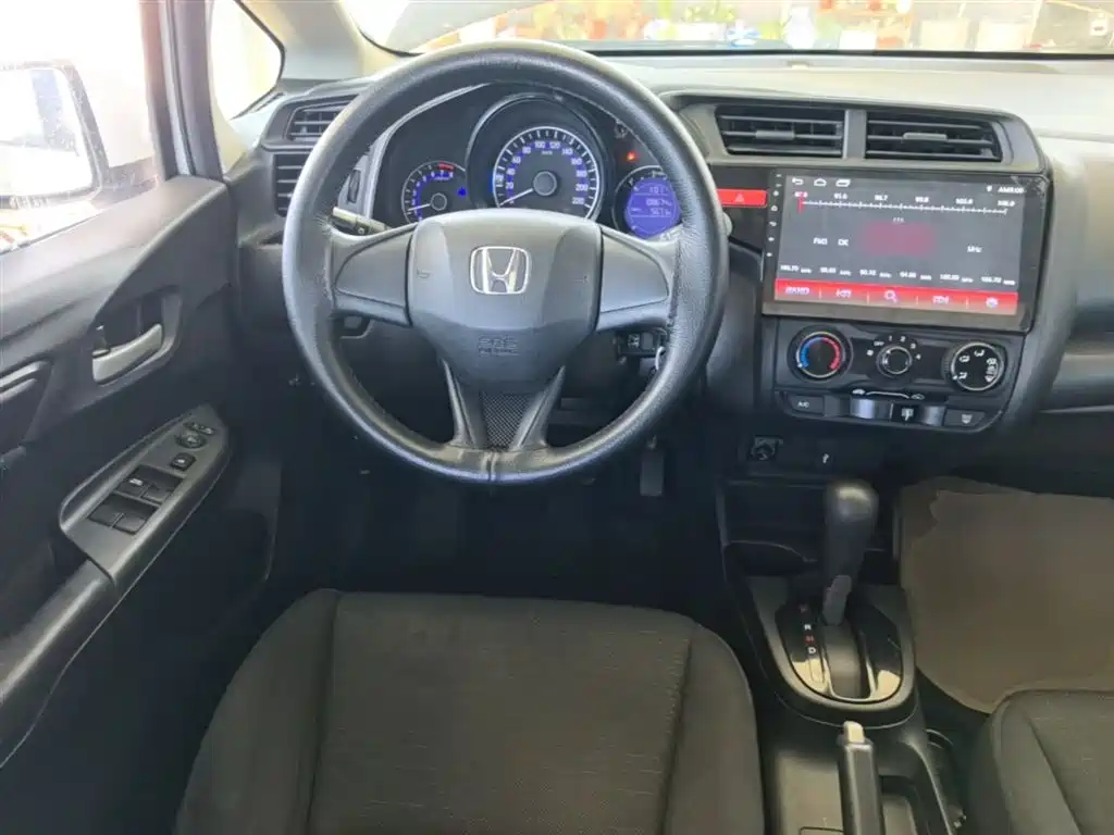 Honda Fit 2017 — фото 11