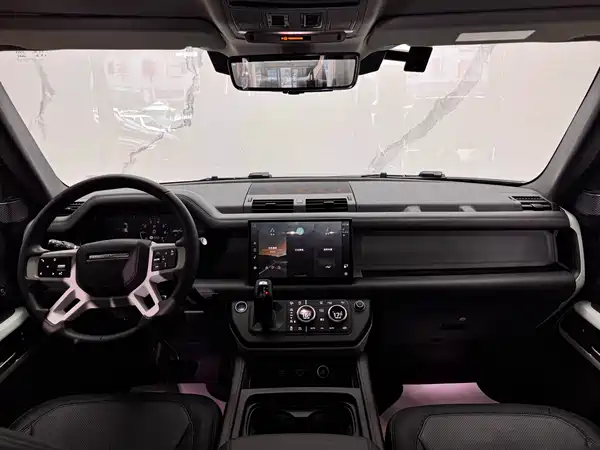 Land Rover Defender 2022
