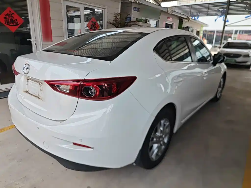 Mazda 3 Axela 2018 — фото 5