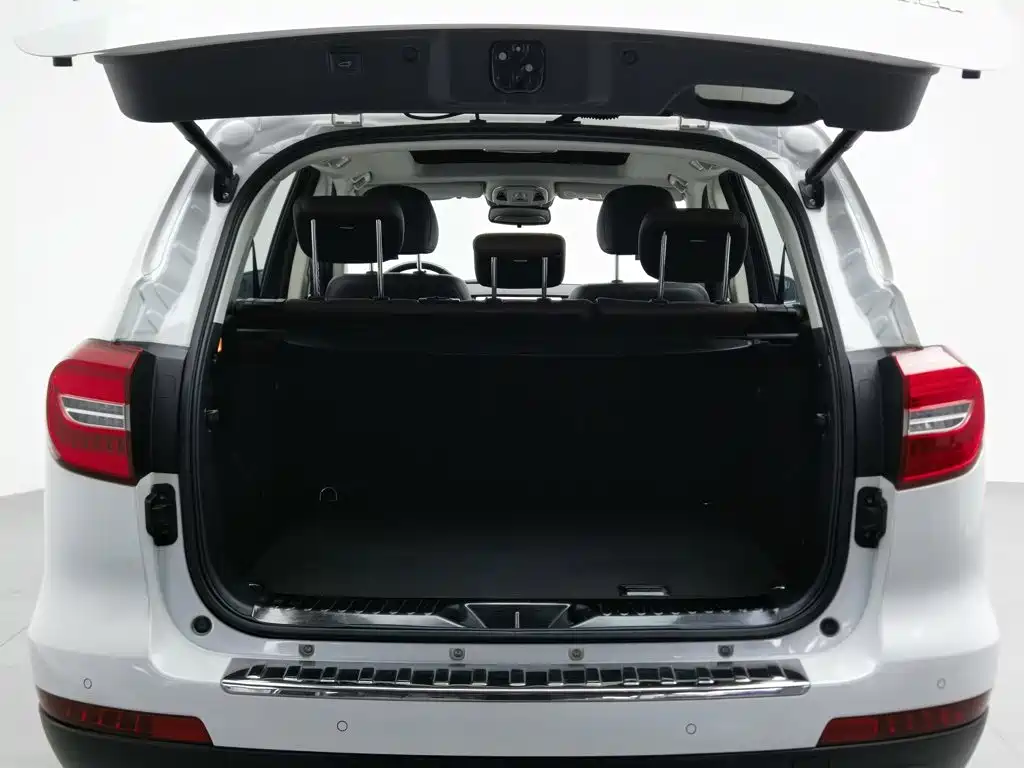 Haval H8 2017 — фото 16