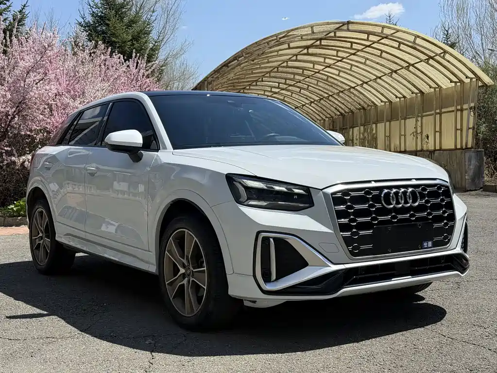 Audi Q2L 2022 — фото 3