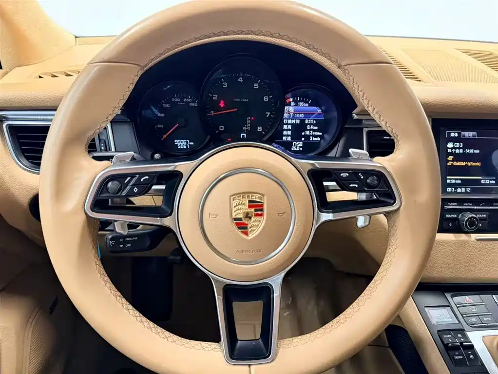 Porsche Macan 2015 — фото 16