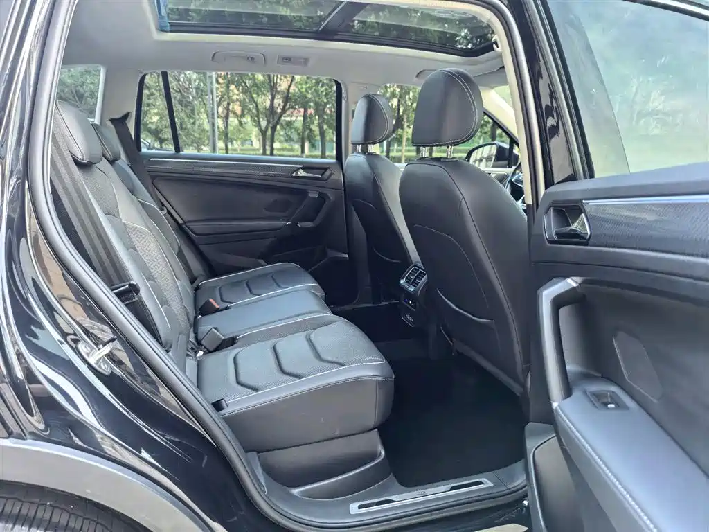 Volkswagen Tiguan L 2021 — фото 10