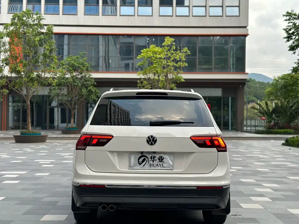 Volkswagen Tiguan L 2021 — фото 10