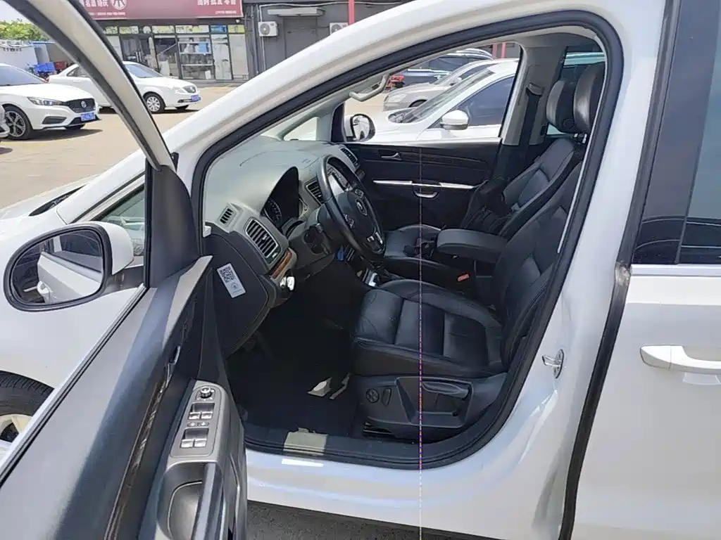 Volkswagen Sharan 2015 — фото 16