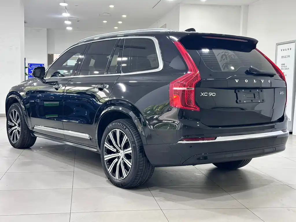 Volvo XC90 2023 — фото 7