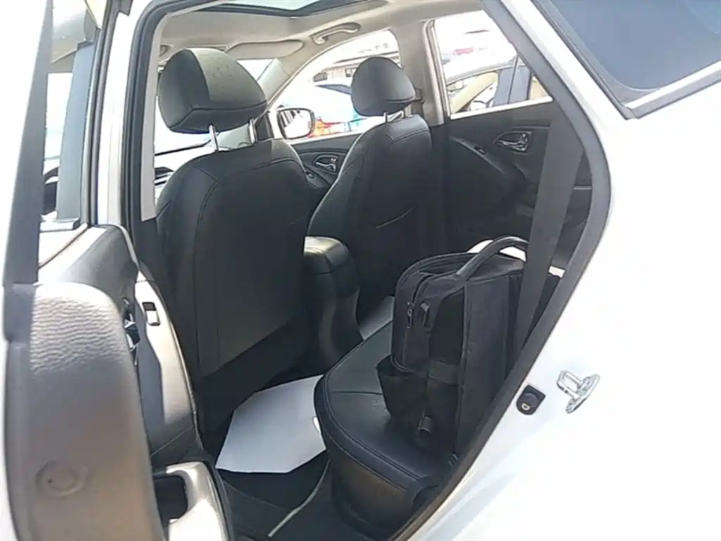 Hyundai ix35 2015 — фото 17