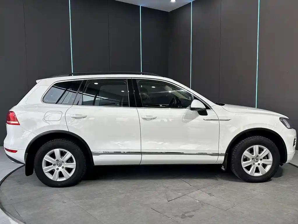 Volkswagen Touareg 2015 — фото 5