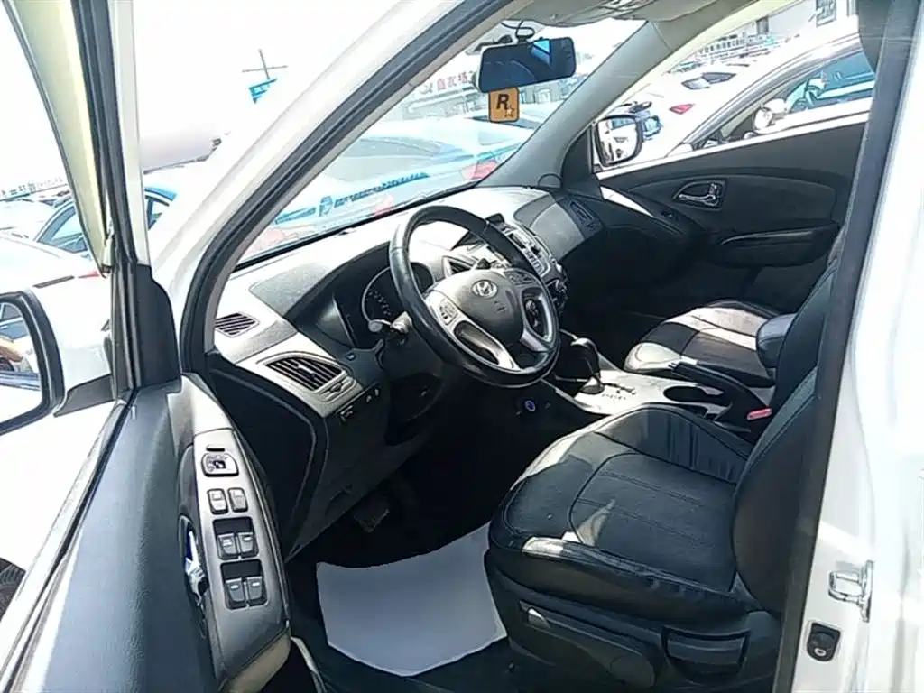 Hyundai ix35 2015 — фото 16