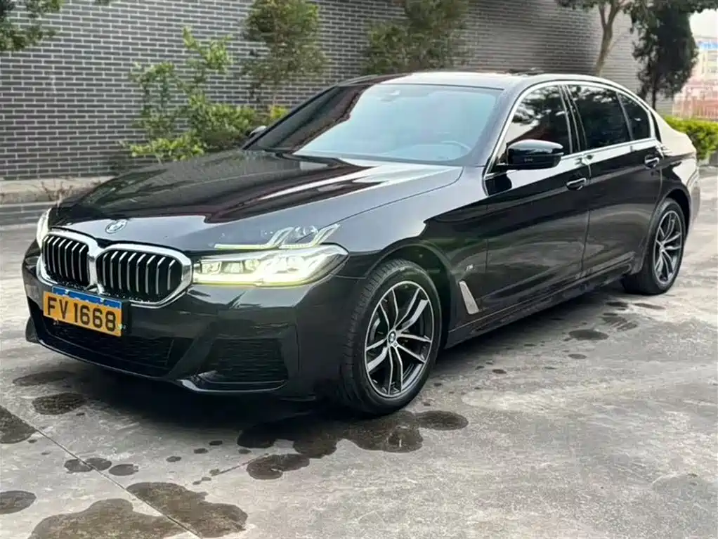BMW 5 Series 2022 — фото 1