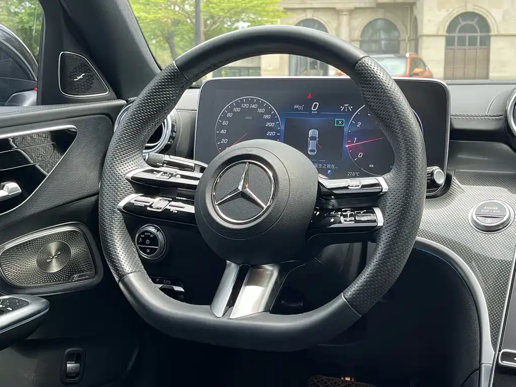 Mercedes-Benz C-Class 2023 — фото 18