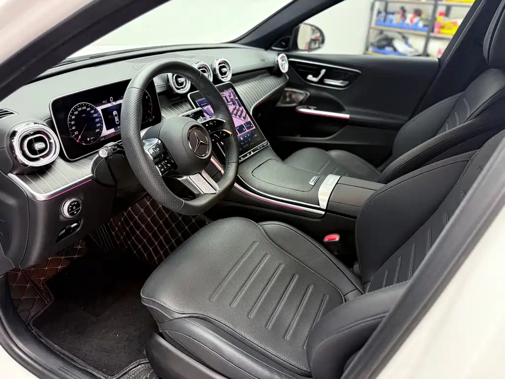 Mercedes-Benz C-Class 2023 — фото 7