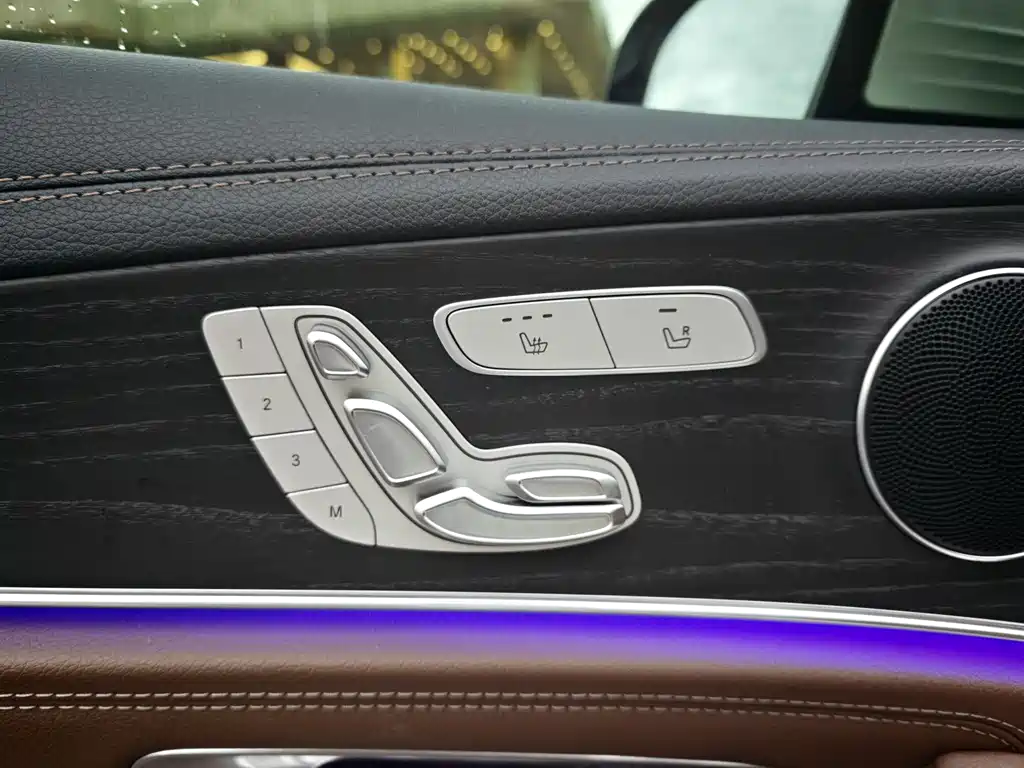 Mercedes-Benz E-Class 2021 — фото 19
