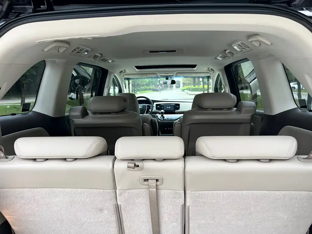 Honda Odyssey 2016 — фото 18