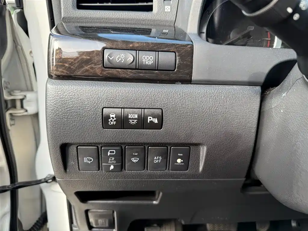 Toyota Alphard 2015 — фото 15