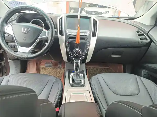 Luxgen You6 SUV 2016