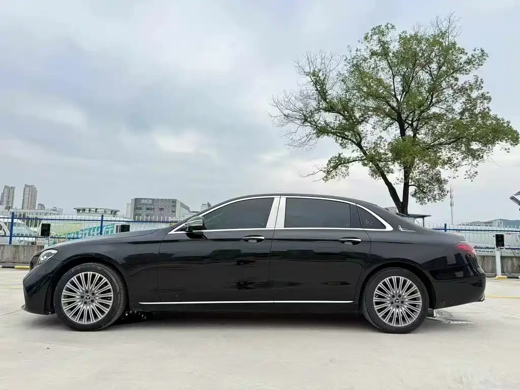 Mercedes-Benz E-Class 2021