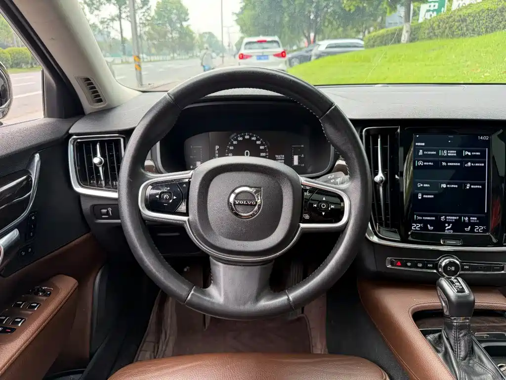 Volvo S90 2018 — фото 14